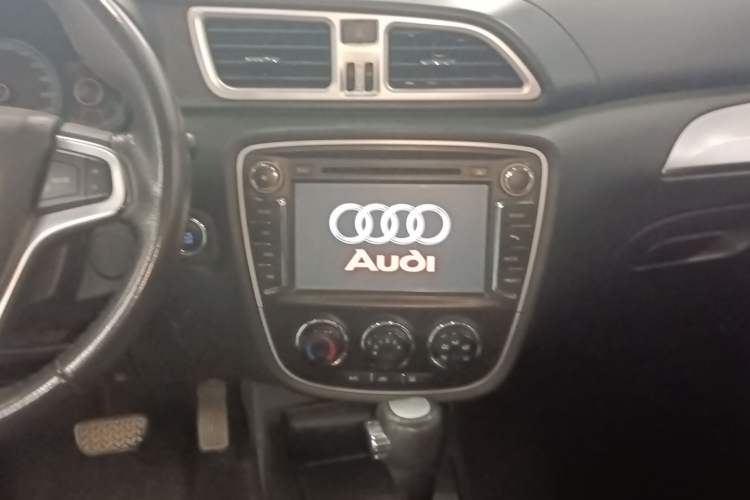 Used FAW Junpai D60 2015 1.8L Automatic Prestige Model Audio And AC Panel