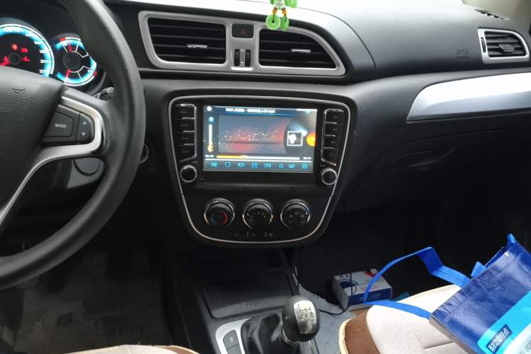 Used FAW Junpai D60 2015 1.5L Manual Tech Version Audio And AC Panel