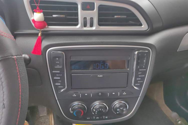 Used FAW Junpai D60 2015 1.5L Manual Standard Edition Audio And AC Panel