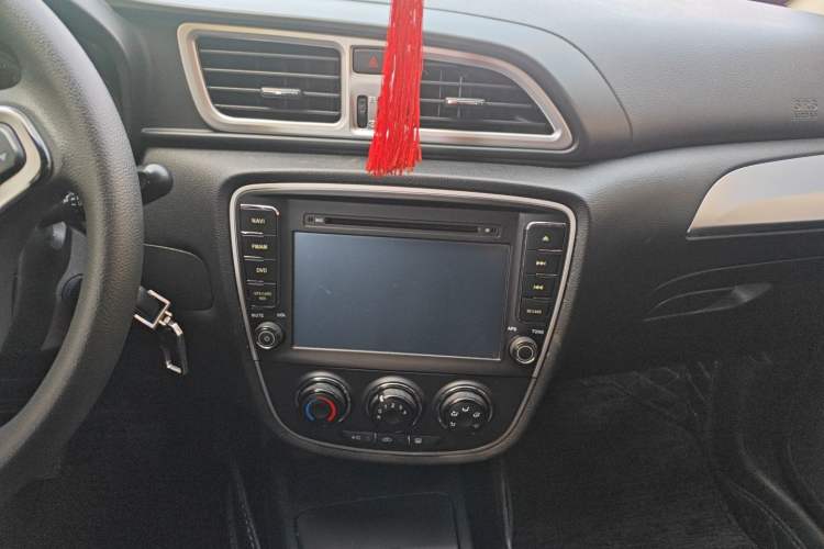 Used FAW Junpai D60 2015 1.5L Manual Comfort Model Audio And AC Panel
