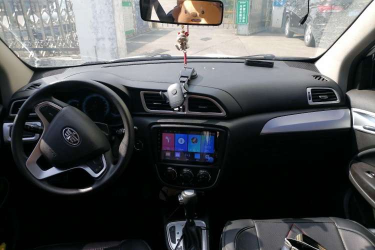 Used FAW Junpai D60 2015 1.8L Automatic Luxury Model Center Console