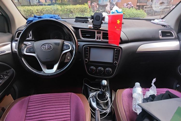 Used FAW Junpai D60 2015 1.5L Manual Standard Edition Center Console