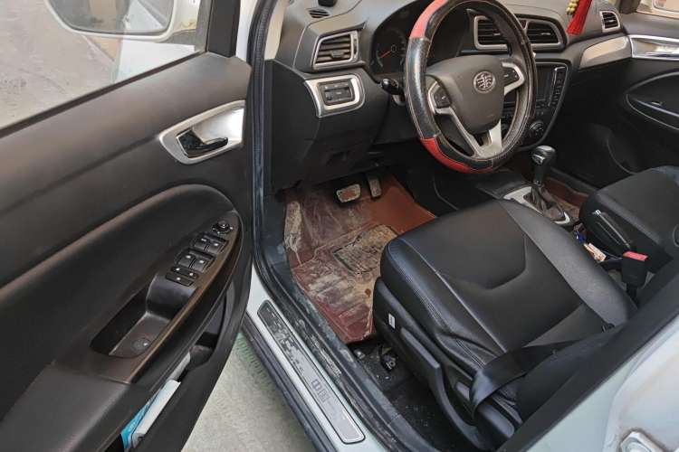 Used FAW Junpai D60 2015 1.8L Automatic Prestige Model Driver Seat