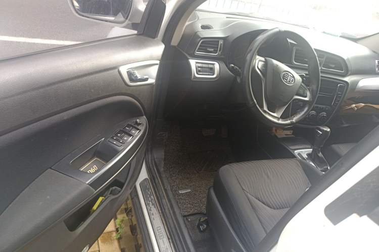 Used FAW Junpai D60 2015 1.8L Automatic Comfort Model Driver Seat