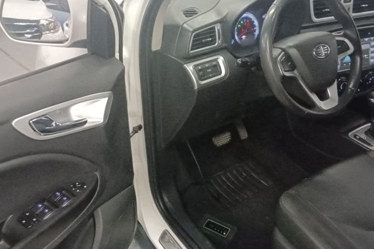 Used FAW Junpai D60 2015 1.8L Automatic Prestige Model Driver Seat