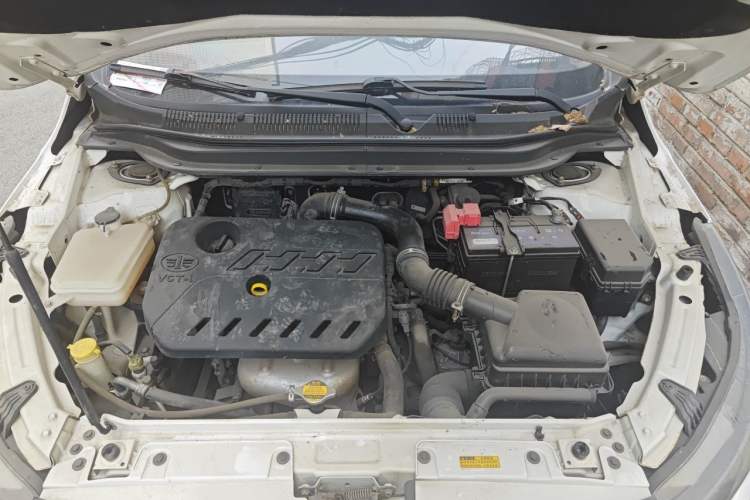 Used FAW Junpai D60 2015 1.5L Manual Luxury Model Engine Bay