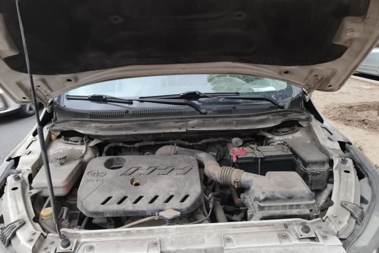 Used FAW Junpai D60 2015 1.5L Manual Tech Version Engine Bay