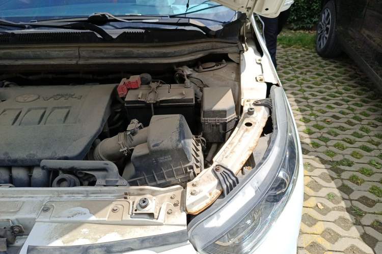 Used FAW Junpai D60 2015 1.8L Automatic Luxury Model Engine Bay Left