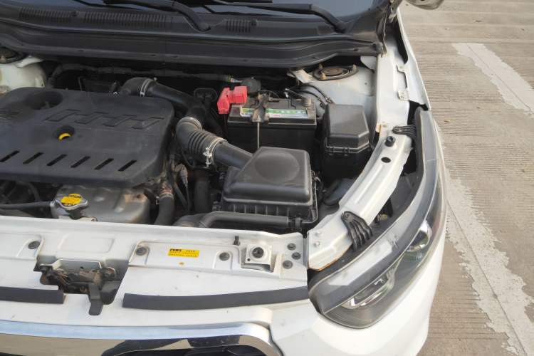 Used FAW Junpai D60 2015 1.5L Manual Luxury Model Engine Bay Left
