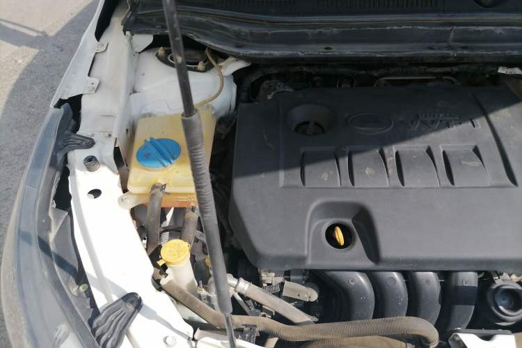 Used FAW Junpai D60 2015 1.8L Automatic Luxury Model Engine Bay Right
