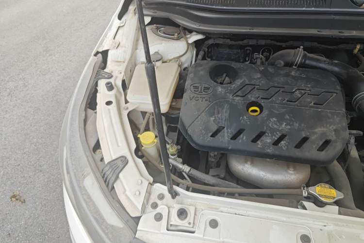 Used FAW Junpai D60 2015 1.5L Manual Luxury Model Engine Bay Right