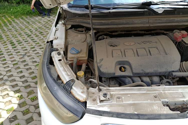 Used FAW Junpai D60 2015 1.8L Automatic Luxury Model Engine Bay Right