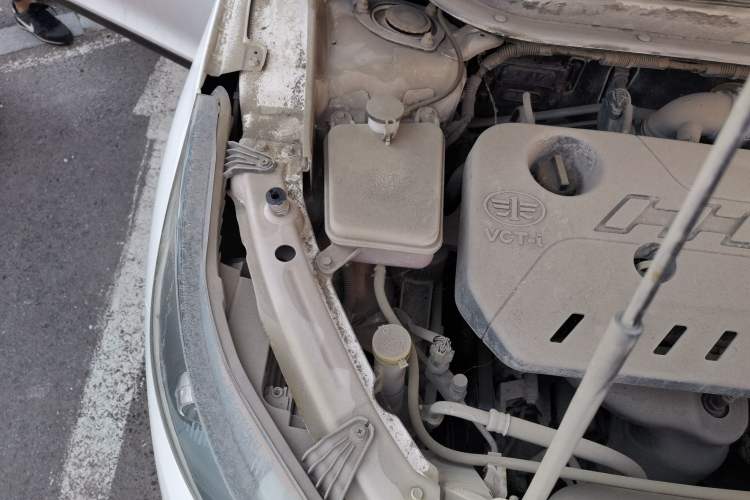 Used FAW Junpai D60 2015 1.5L Manual Standard Edition Engine Bay Right