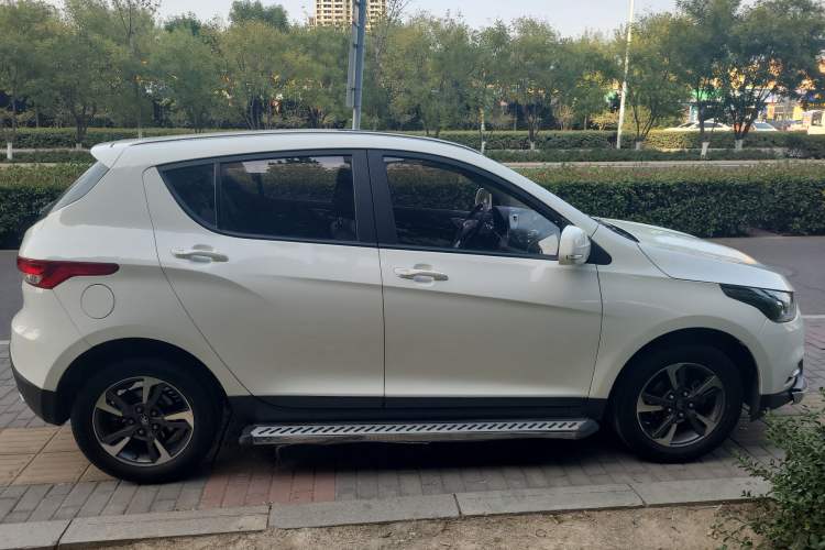 Used FAW Junpai D60 2015 1.8L Automatic Prestige Model Exterior 2