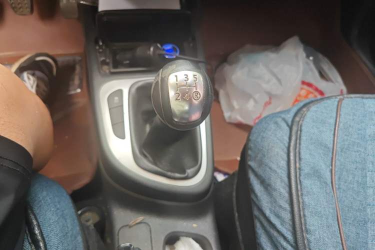 Used FAW Junpai D60 2015 1.5L Manual Luxury Model Gear Lever