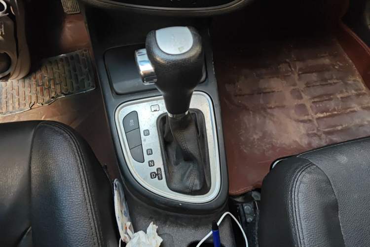Used FAW Junpai D60 2015 1.8L Automatic Prestige Model Gear Lever