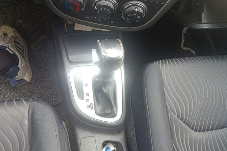 Used FAW Junpai D60 2015 1.8L Automatic Comfort Model Gear Lever