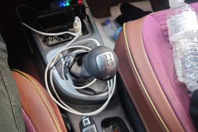 Used FAW Junpai D60 2015 1.5L Manual Standard Edition Gear Lever