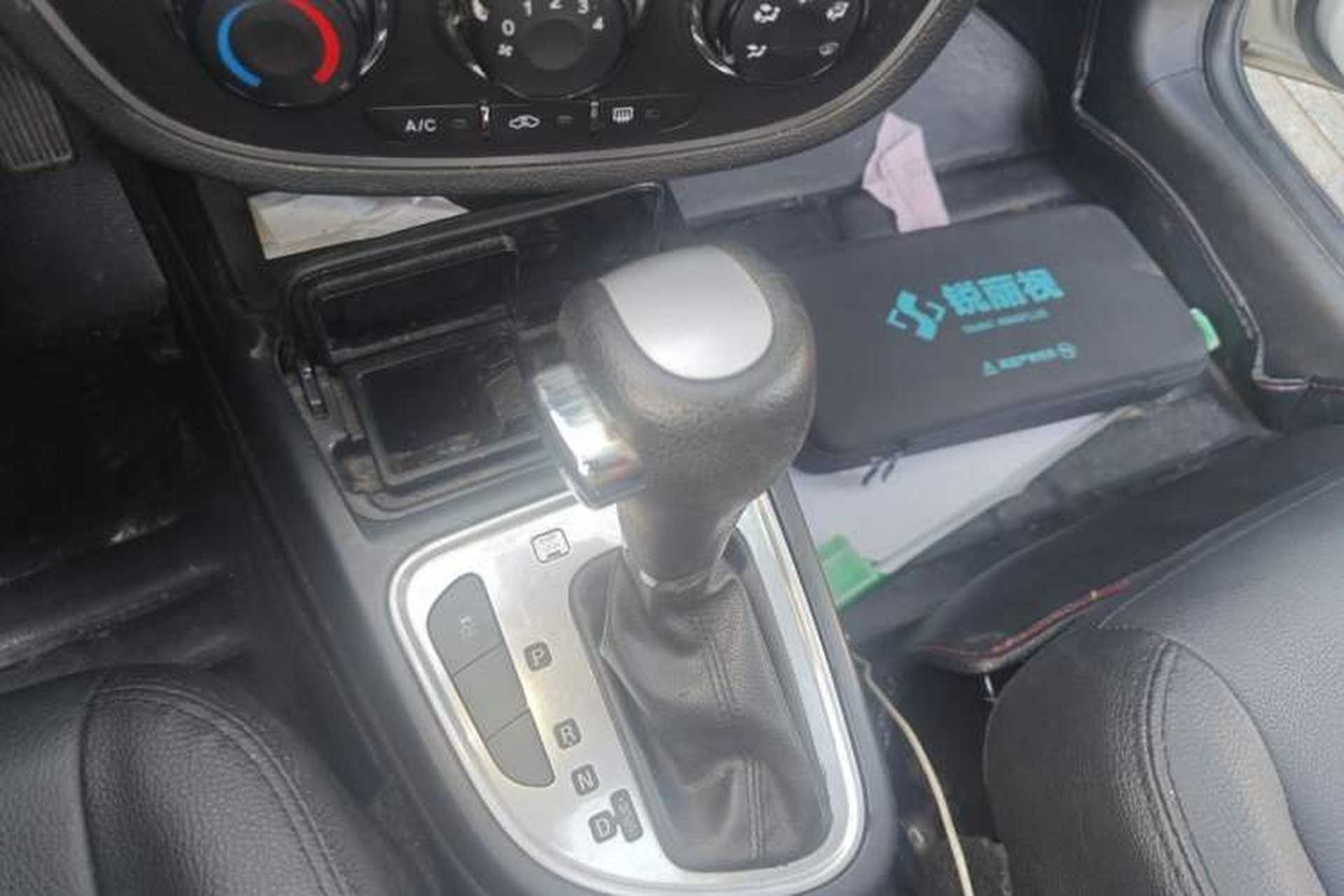 Used FAW Junpai D60 2015 1.8L Automatic Prestige Model Gear Lever