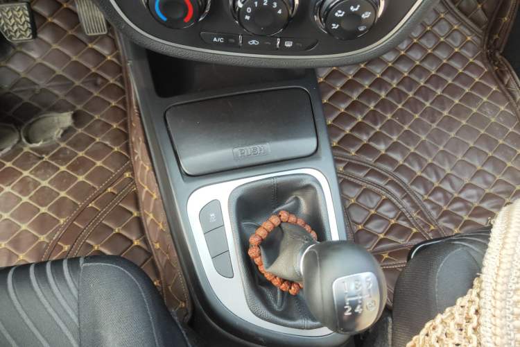 Used FAW Junpai D60 2015 1.5L Manual Luxury Model Gear Lever