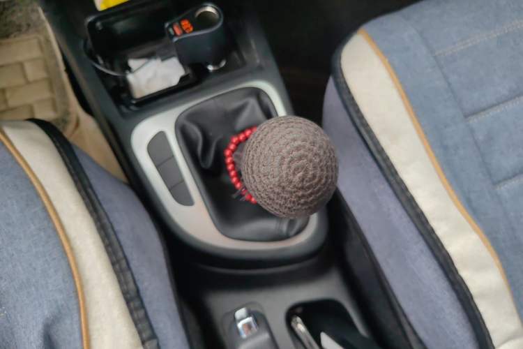 Used FAW Junpai D60 2015 1.5L Manual Standard Edition Gear Lever