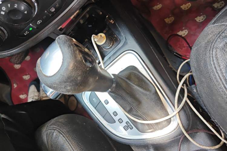 Used FAW Junpai D60 2015 1.8L Automatic Prestige Model Gear Lever