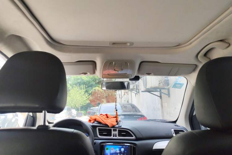 Used FAW Junpai D60 2015 1.8L Automatic Prestige Model Headliner