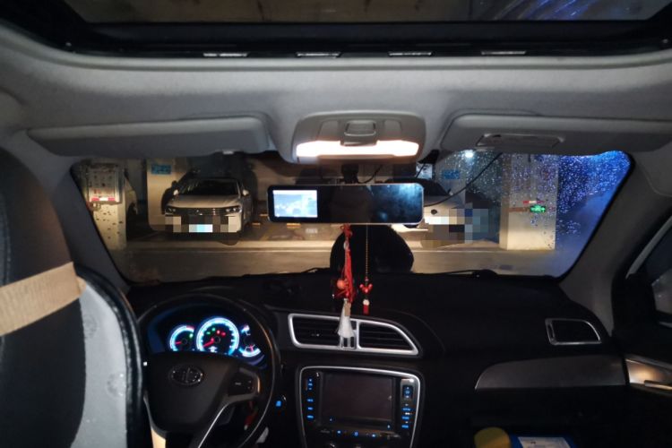 Used FAW Junpai D60 2015 1.8L Automatic Prestige Model Headliner