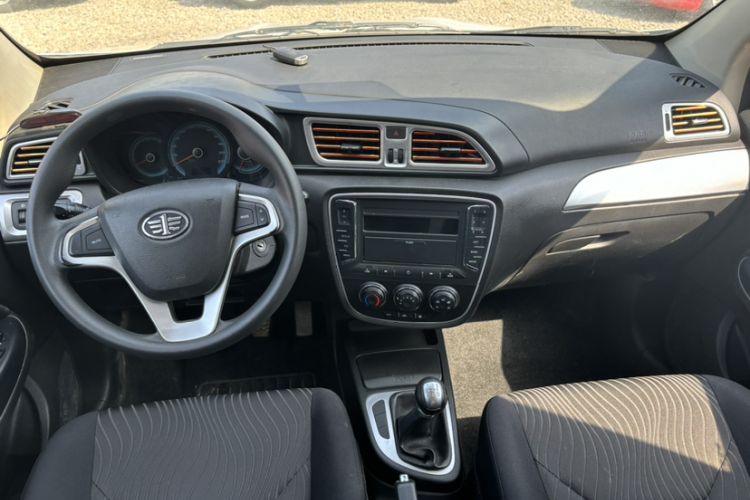 Used FAW Junpai D60 2015 1.5L Manual Standard Edition Interior 1