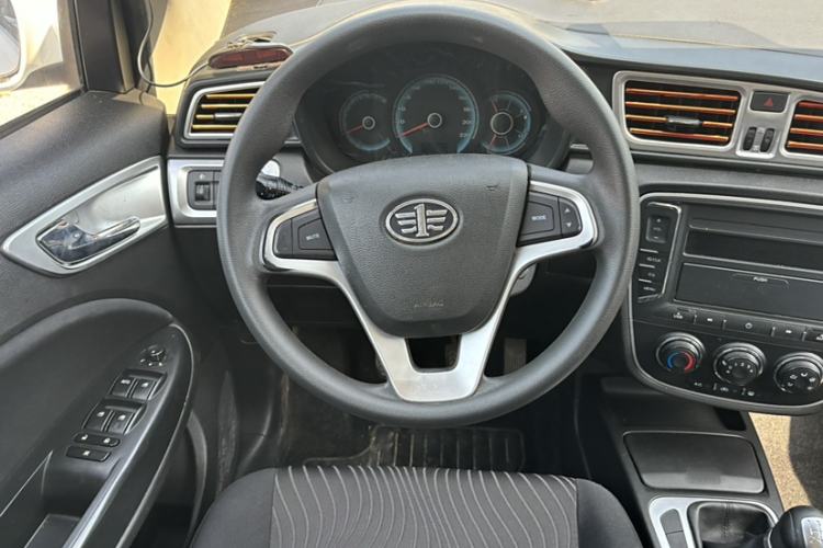 Used FAW Junpai D60 2015 1.5L Manual Standard Edition Interior 2