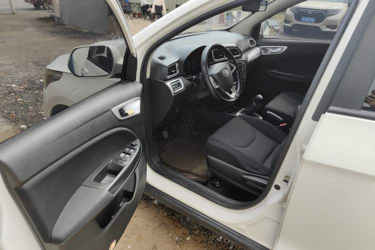 Used FAW Junpai D60 2015 1.5L Manual Standard Edition Interior 2