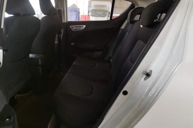 Used FAW Junpai D60 2015 1.5L Manual Standard Edition Interior 3