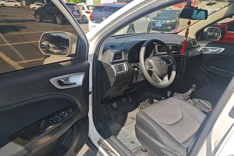 Used FAW Junpai D60 2015 1.5L Manual Comfort Model Interior 3