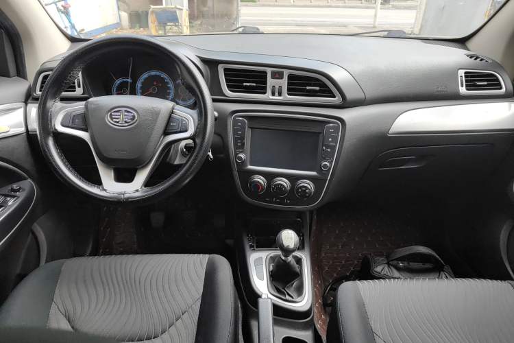 Used FAW Junpai D60 2015 1.5L Manual Standard Edition Interior 3