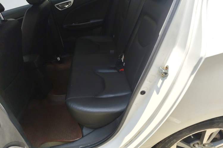 Used FAW Junpai D60 2015 1.8L Automatic Prestige Model Interior 4