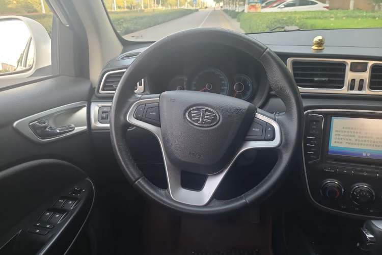 Used FAW Junpai D60 2015 1.8L Automatic Prestige Model Interior 5