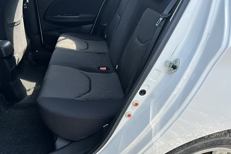 Used FAW Junpai D60 2015 1.5L Manual Standard Edition Interior 7