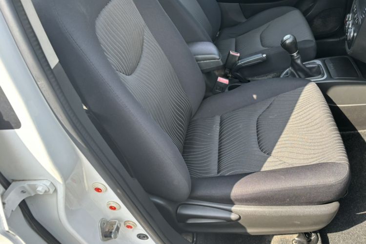 Used FAW Junpai D60 2015 1.5L Manual Standard Edition Interior 9