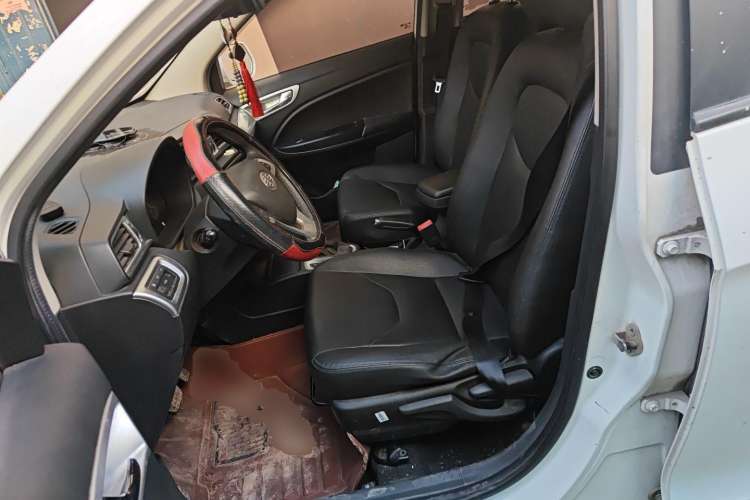 Used FAW Junpai D60 2015 1.8L Automatic Prestige Model Left Front Seat