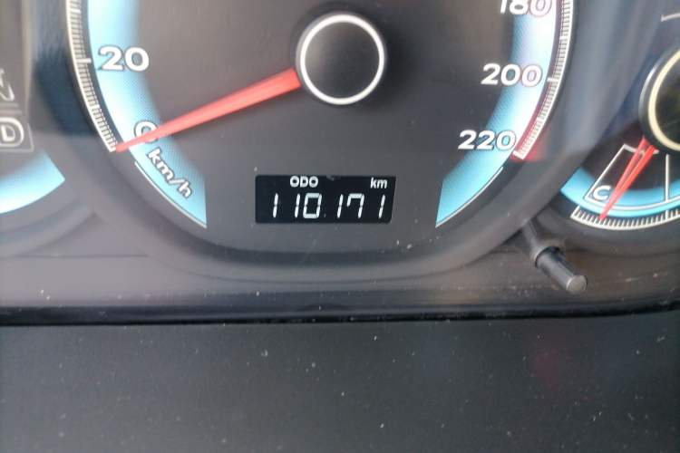 Used FAW Junpai D60 2015 1.8L Automatic Luxury Model Odometer Close Up