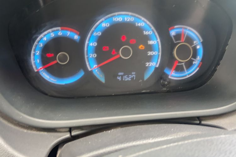 Used FAW Junpai D60 2015 1.5L Manual Standard Edition Odometer Close Up