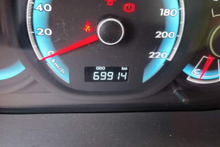 Used FAW Junpai D60 2015 1.5L Manual Standard Edition Odometer Close Up