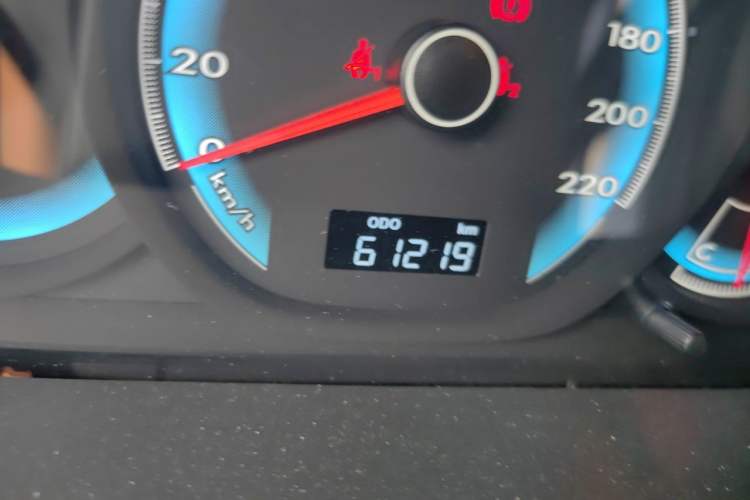 Used FAW Junpai D60 2015 1.5L Manual Standard Edition Odometer Close Up