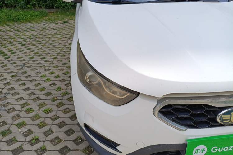Used FAW Junpai D60 2015 1.8L Automatic Luxury Model Right Front Headlight