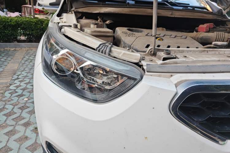 Used FAW Junpai D60 2015 1.5L Manual Standard Edition Right Front Headlight