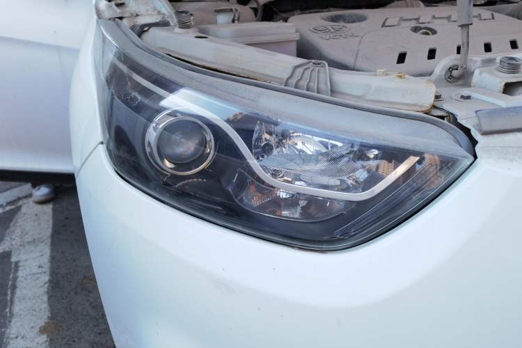 Used FAW Junpai D60 2015 1.5L Manual Standard Edition Right Front Headlight