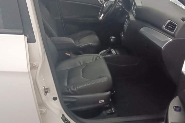 Used FAW Junpai D60 2015 1.8L Automatic Prestige Model Right Front Seat
