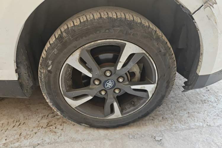 Used FAW Junpai D60 2015 1.8L Automatic Prestige Model Right Front Wheel Hub