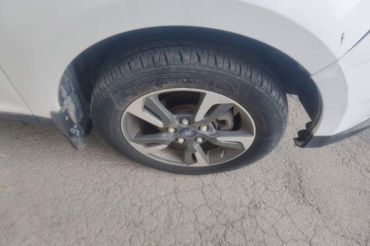 Used FAW Junpai D60 2015 1.8L Automatic Luxury Model Right Front Wheel Hub