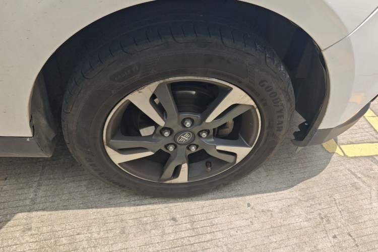 Used FAW Junpai D60 2015 1.8L Automatic Prestige Model Right Front Wheel Hub